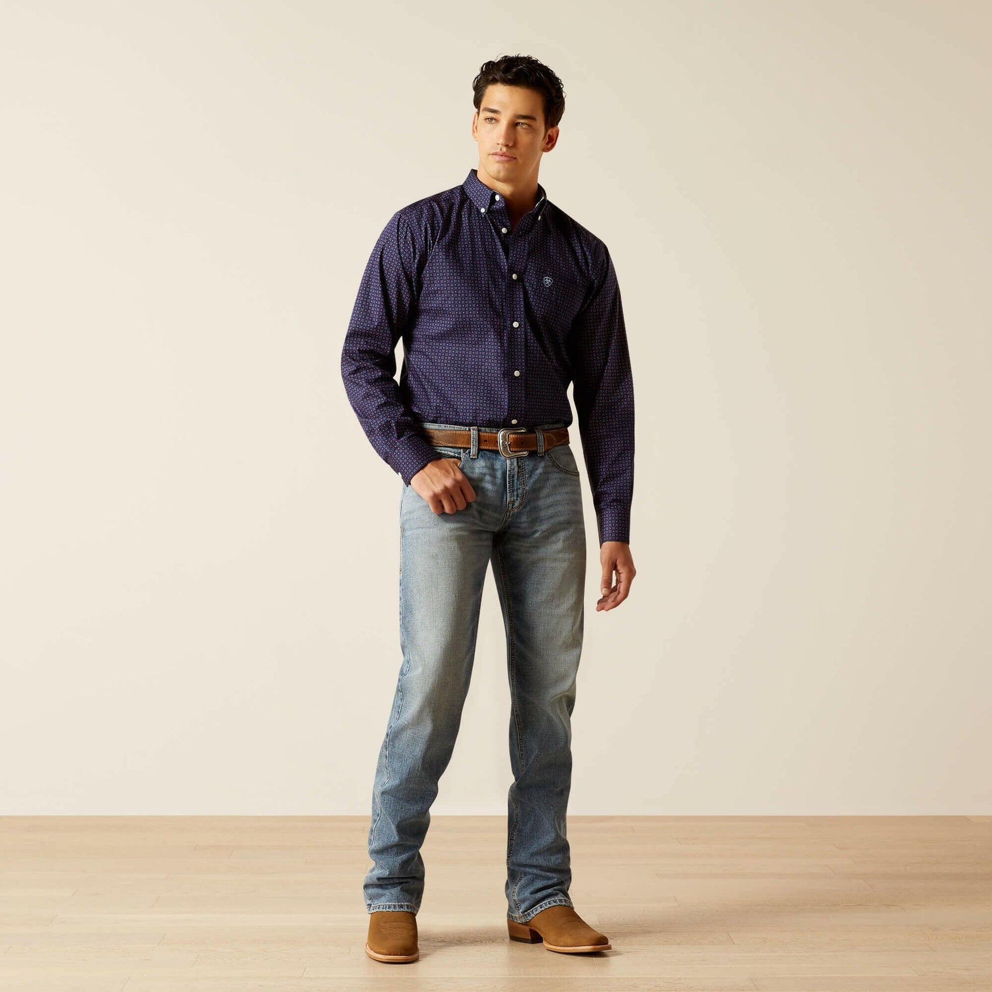 Ariat Men's Wrinkle Free Wells Fitted Button Down Shirt.