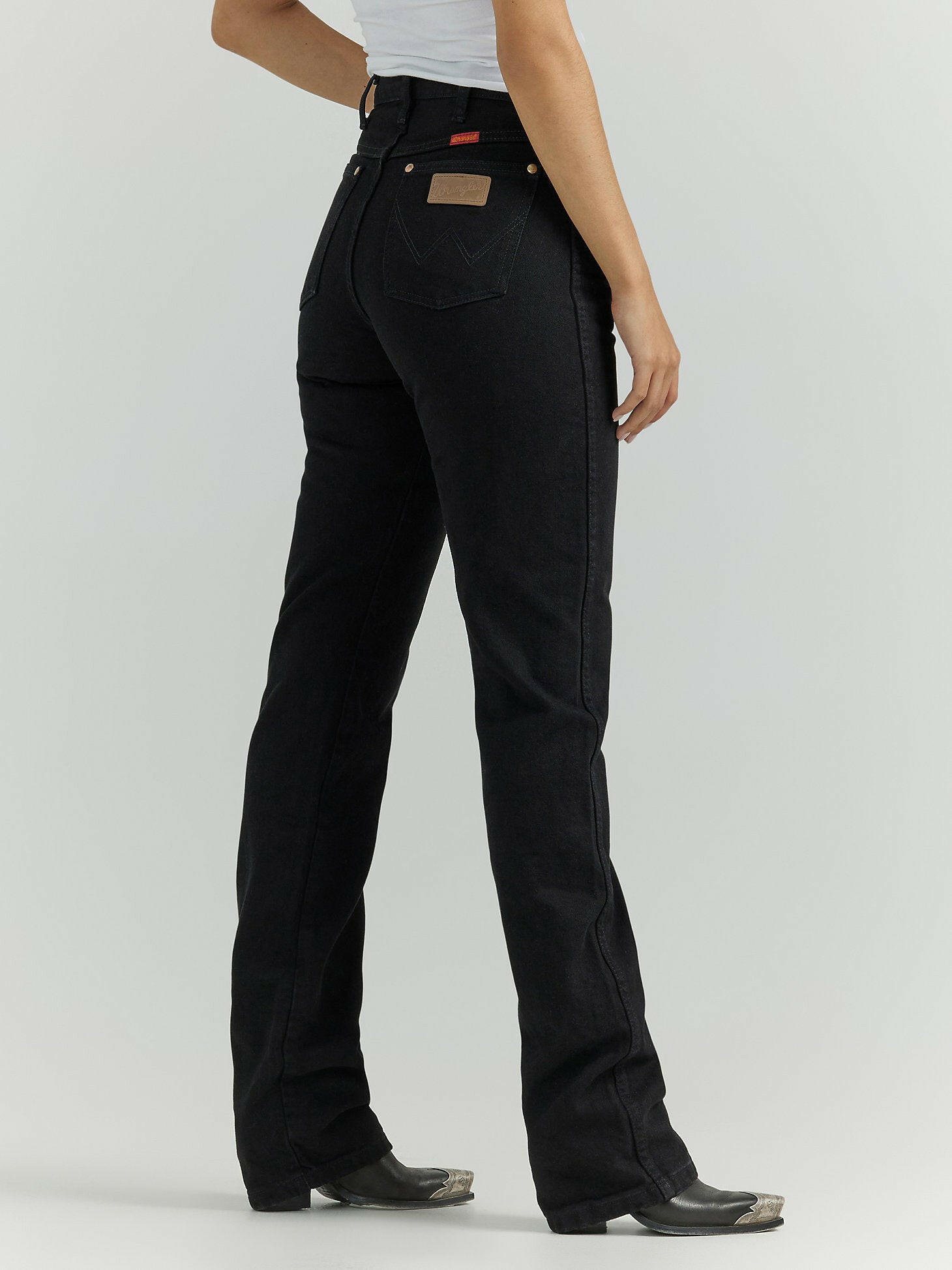 Wrangler Ladies Cowboy Cut Slim Fit Jean.
