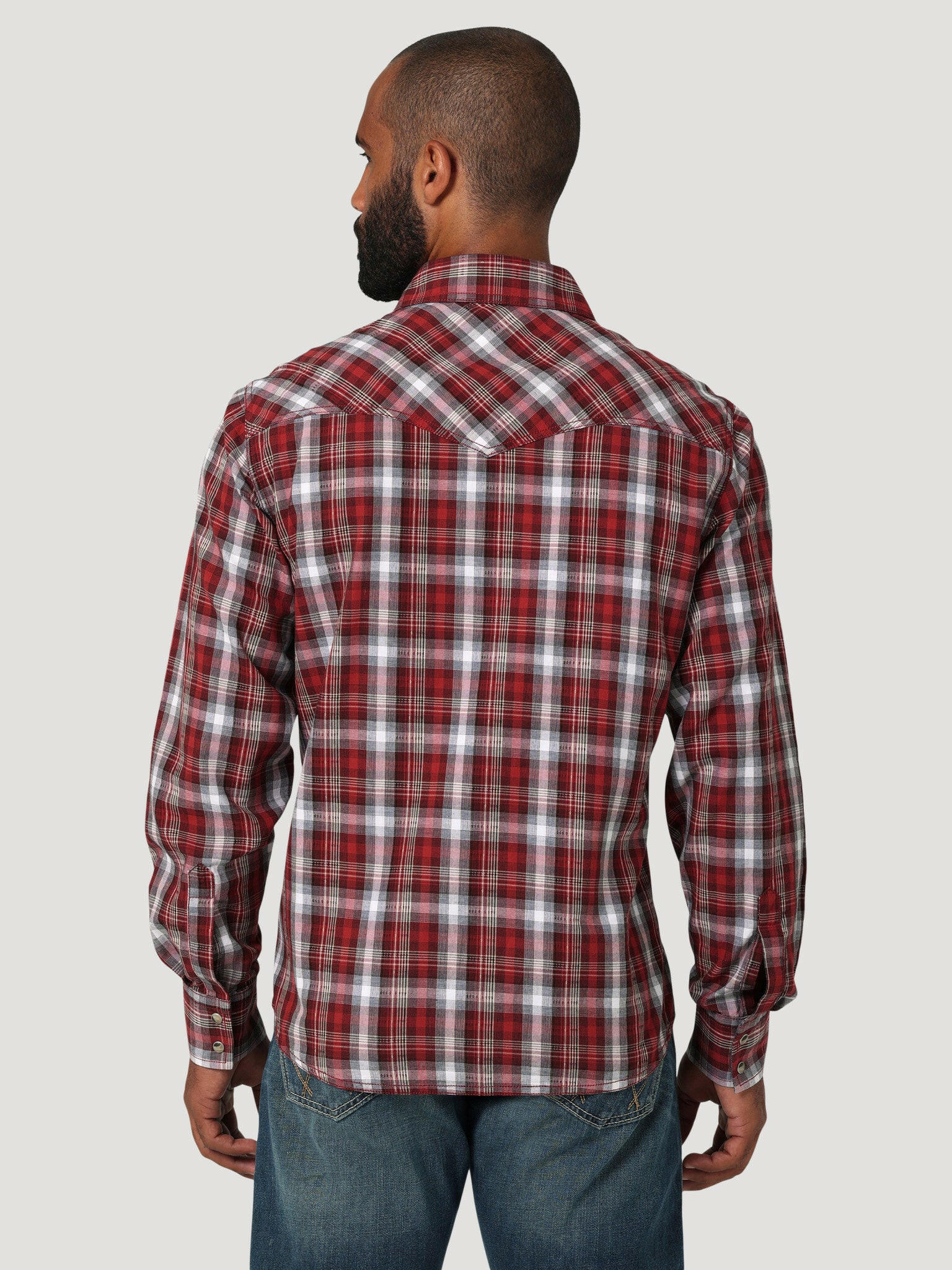 Wrangler Men's Red Plaid Long Sleeve Shirt Size Small.