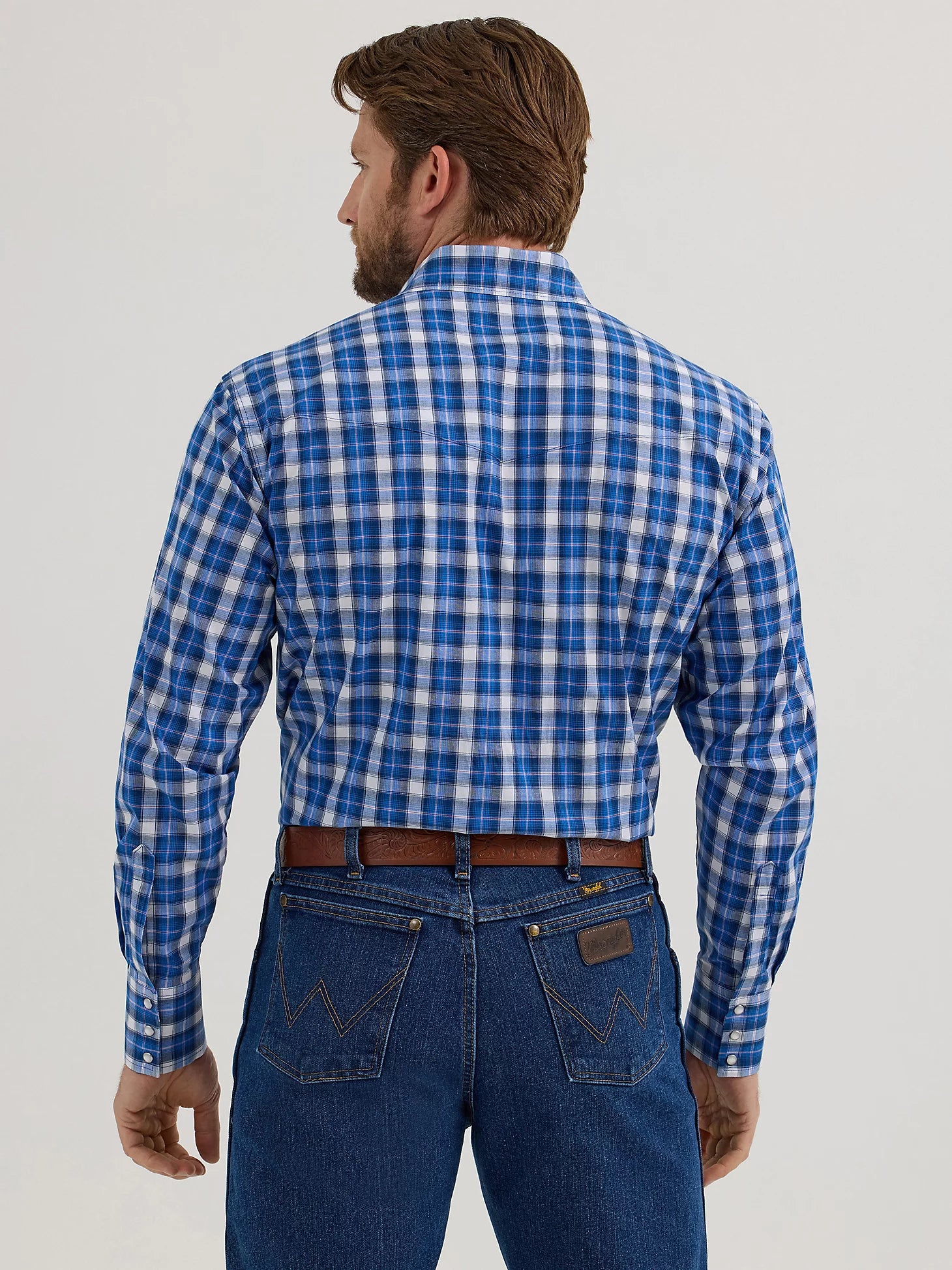 Wrangler Men's Wrinkle Resist Plaid Long Sleeve Snap Front Shirt.
