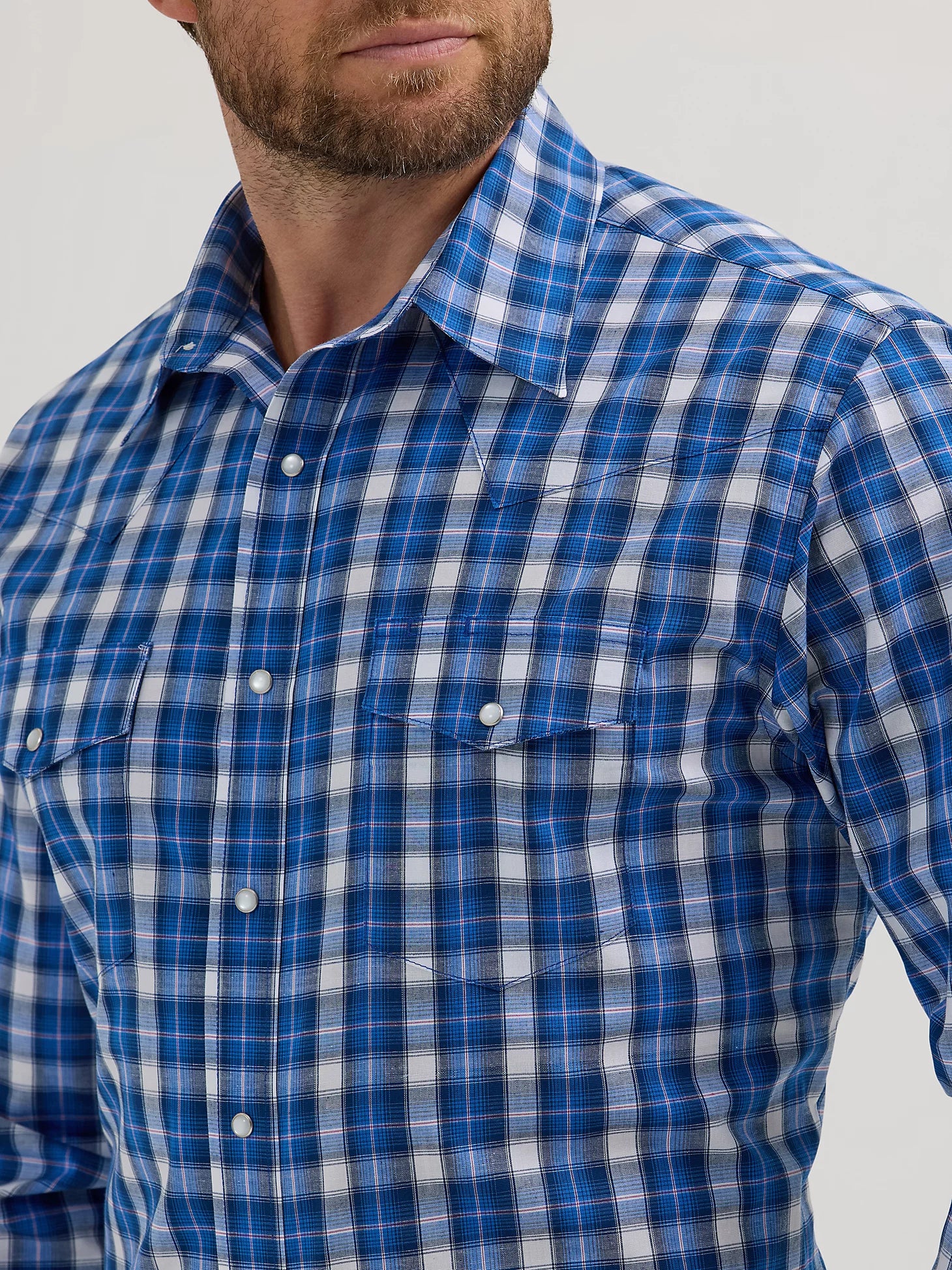 Wrangler Men's Wrinkle Resist Plaid Long Sleeve Snap Front Shirt.
