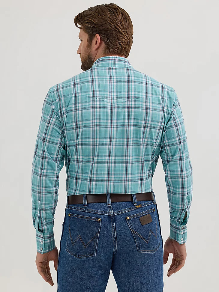 Wrangler Men's Wrinkle Resist Plaid Snap Front Shirt.