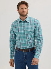 Wrangler Men's Wrinkle Resist Plaid Snap Front Shirt.