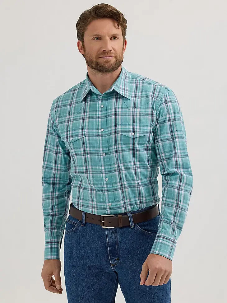 Wrangler Men's Wrinkle Resist Plaid Snap Front Shirt.