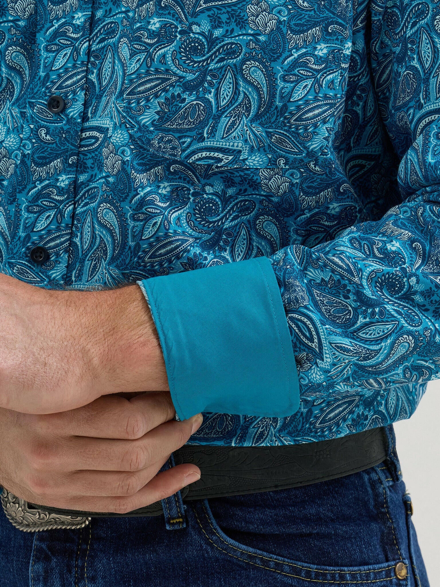 Wrangler Men's George Strait Paisley Print Button Down Shirt.