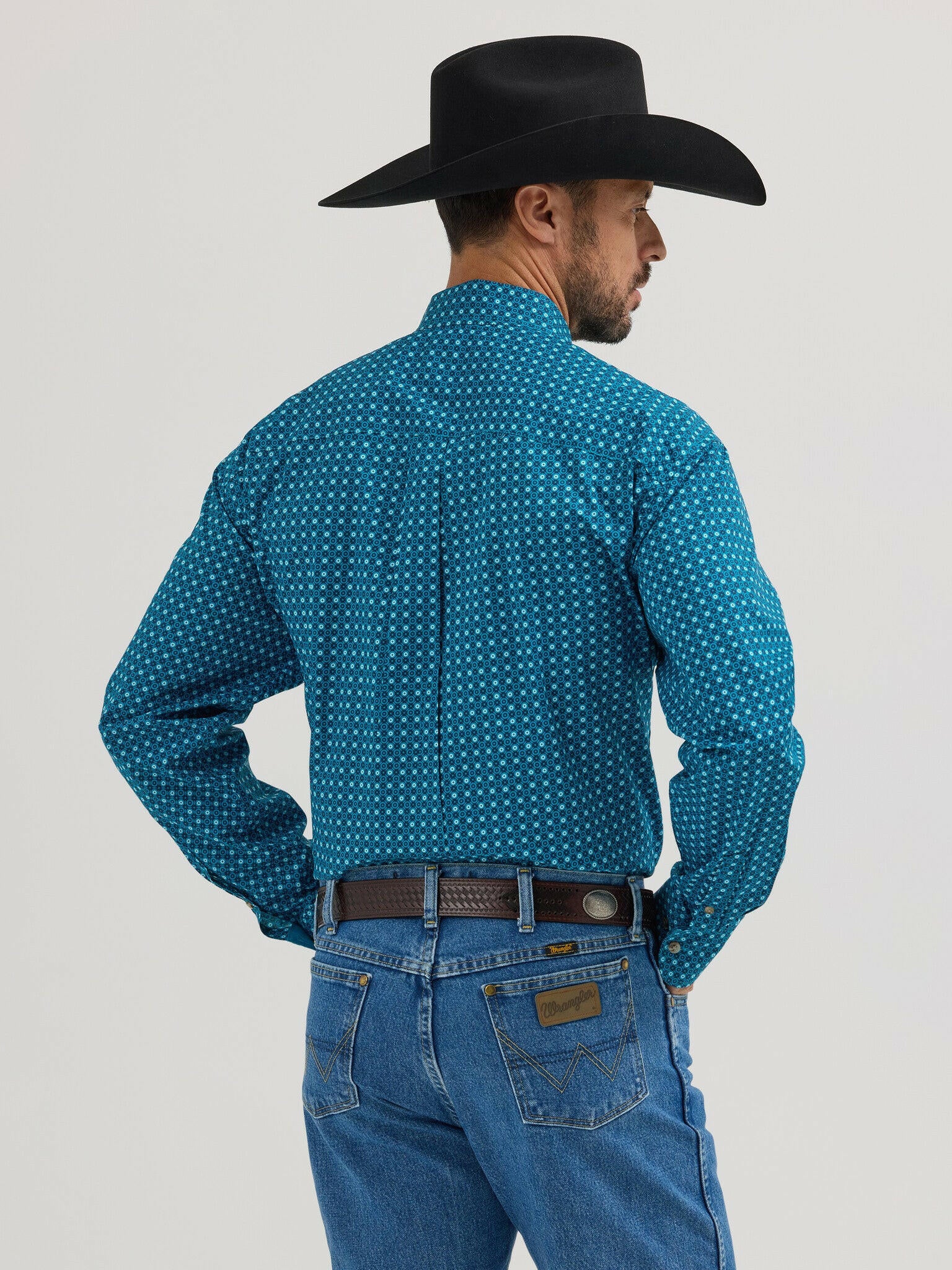 Wrangler Men's Teal Print Button Down Shirt.