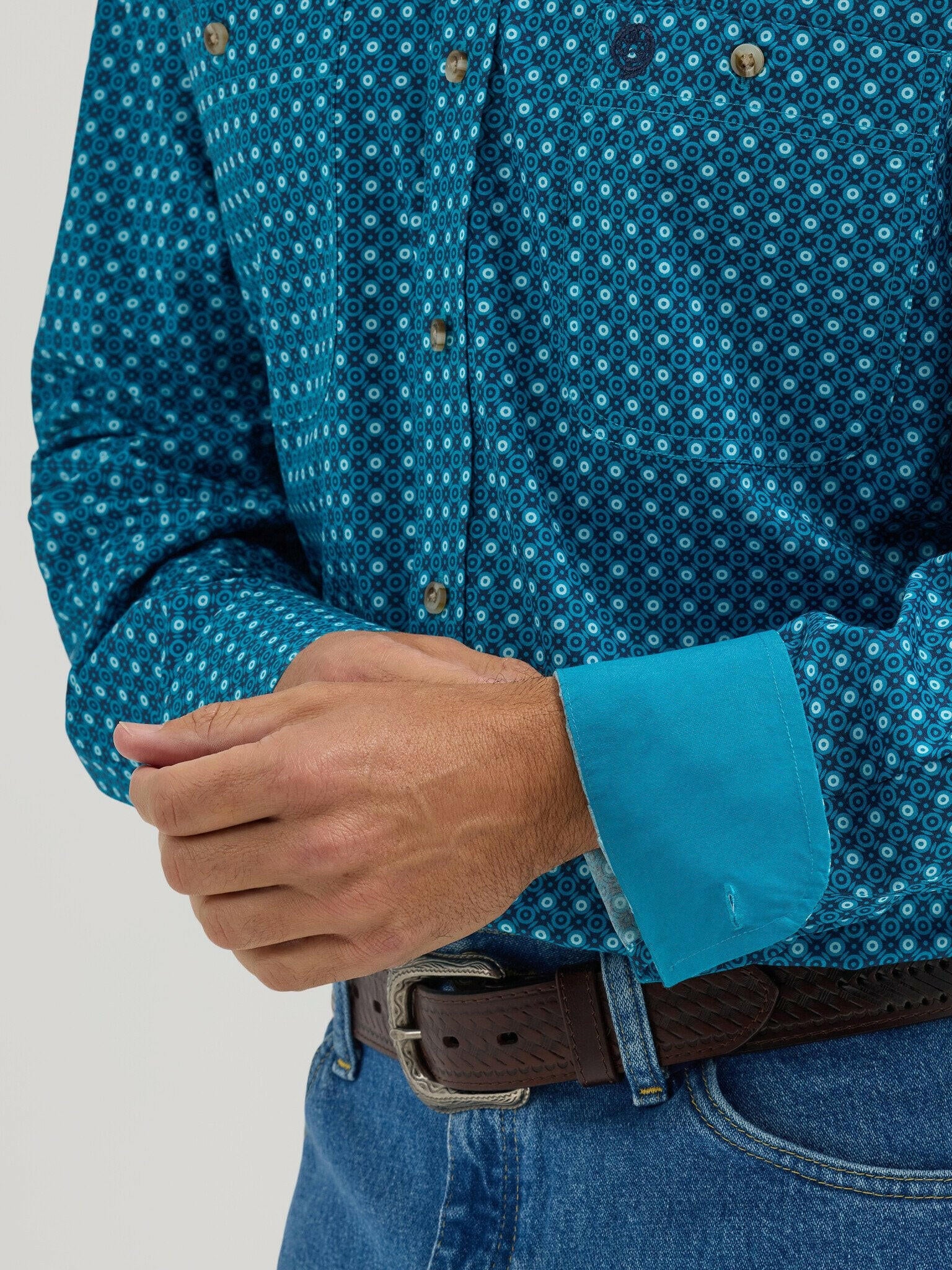 Wrangler Men's Teal Print Button Down Shirt.