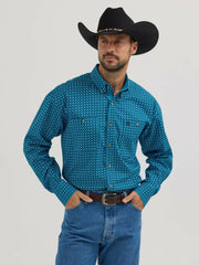 Wrangler Men's Teal Print Button Down Shirt.