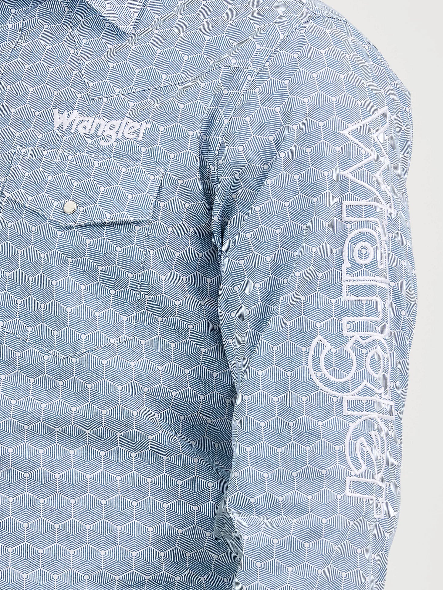 Wrangler Men's Logo Snap Front Shirt.