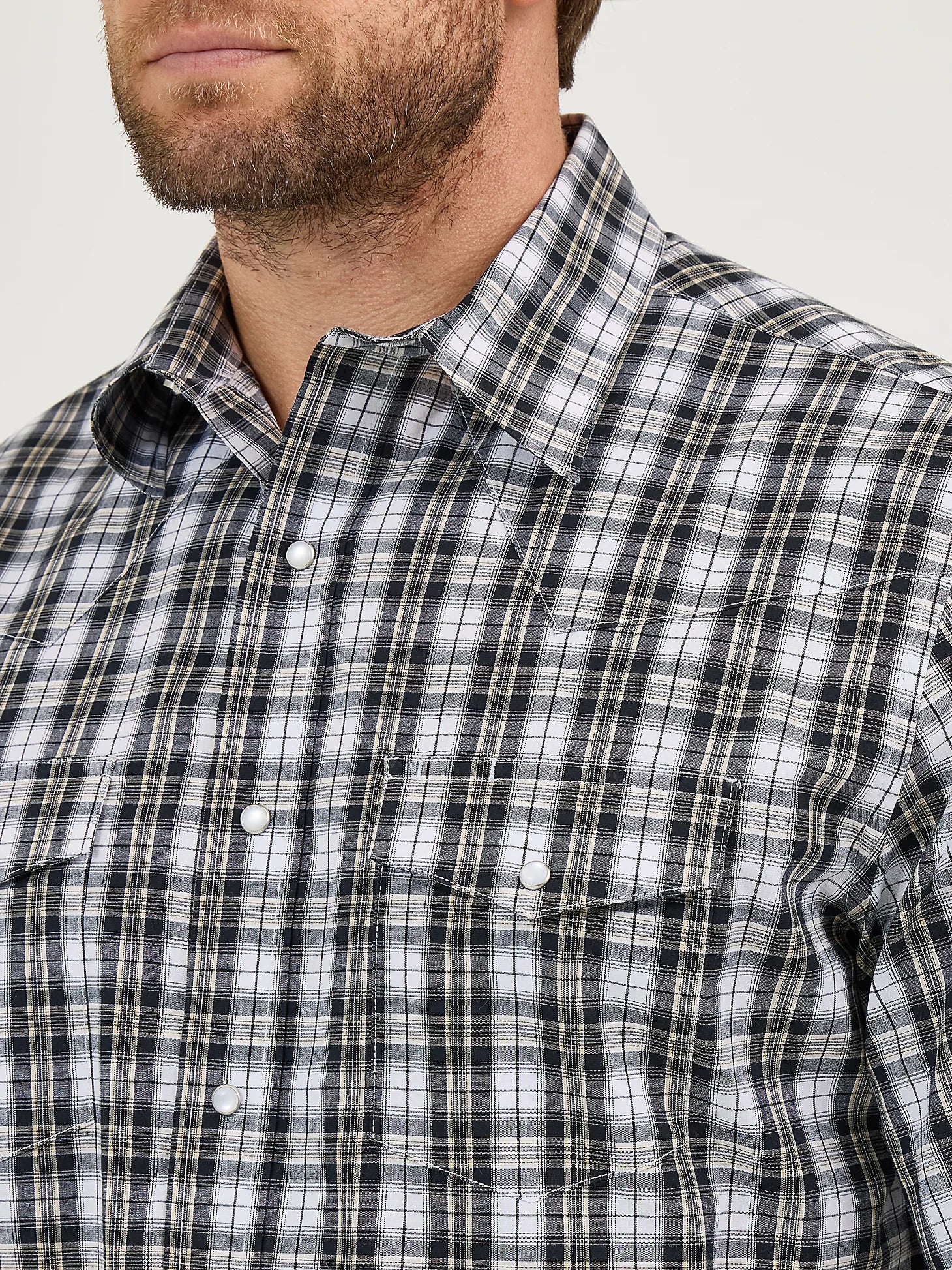 Wrangler Men's Plaid Wrinkle Resist Snap Front Shirt.