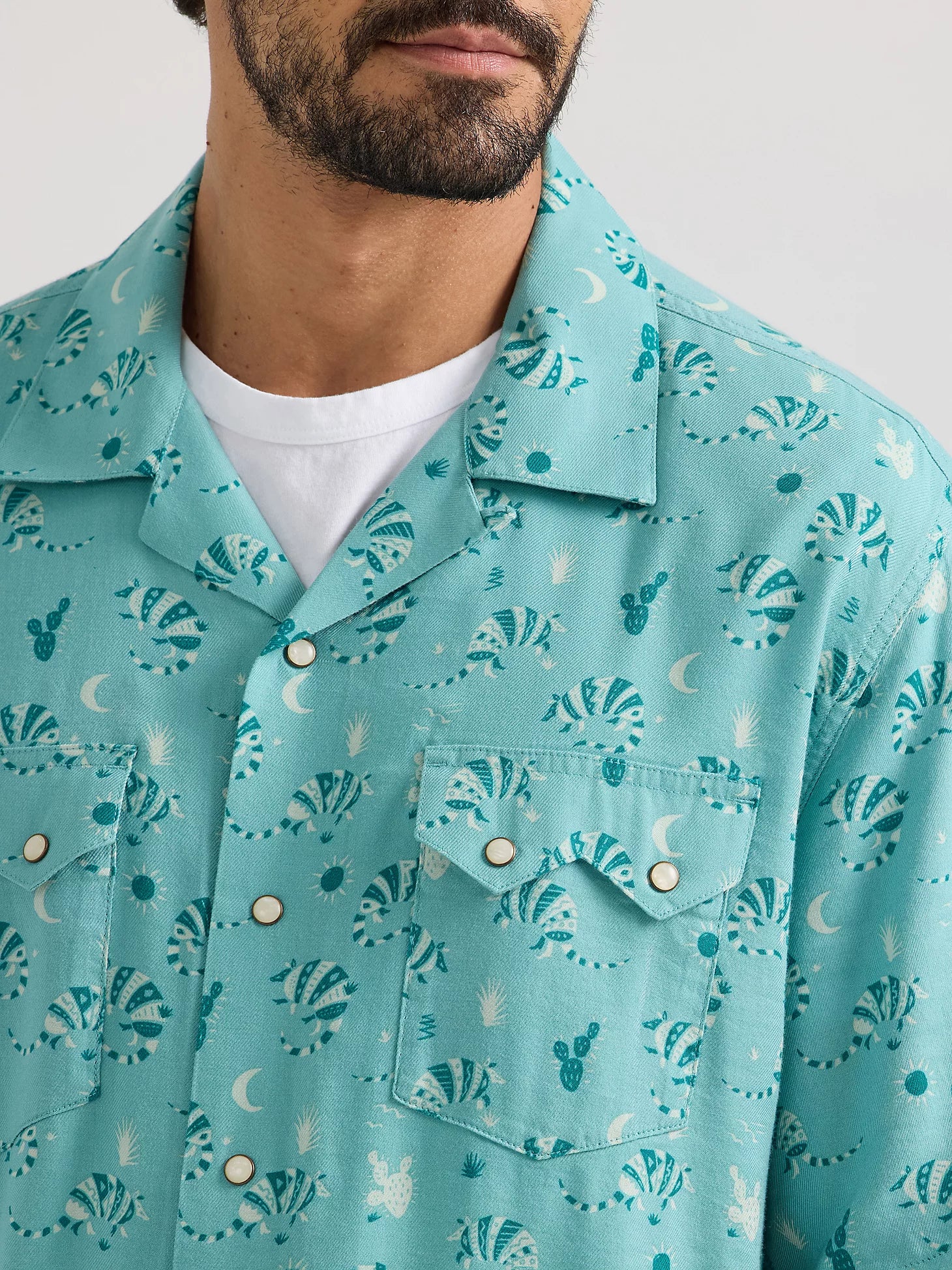 Wrangler Men's Coconut Cowboy Snap Front Shirt.