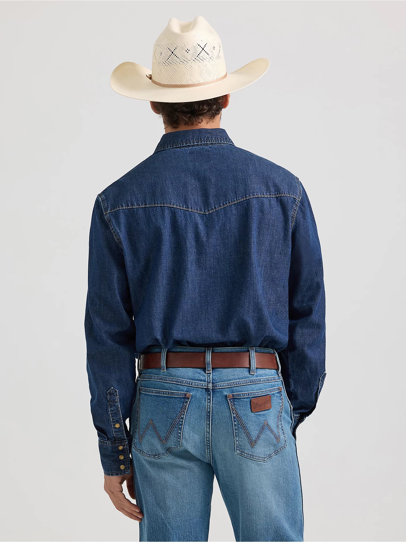 Wrangler Men's Classic Denim Western Snap Front Shirt.