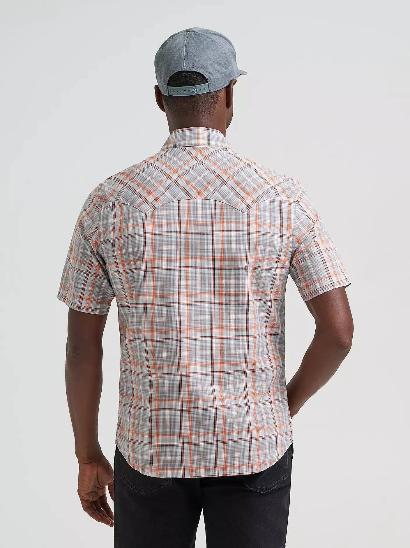 Wrangler Men's Retro Modern Fit Plaid Short Sleeve Shirt 2378935