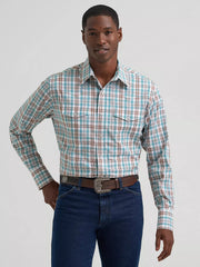 Wrangler Men's Turquoise Plaid Wrinkle Resist Snap Front Shirt