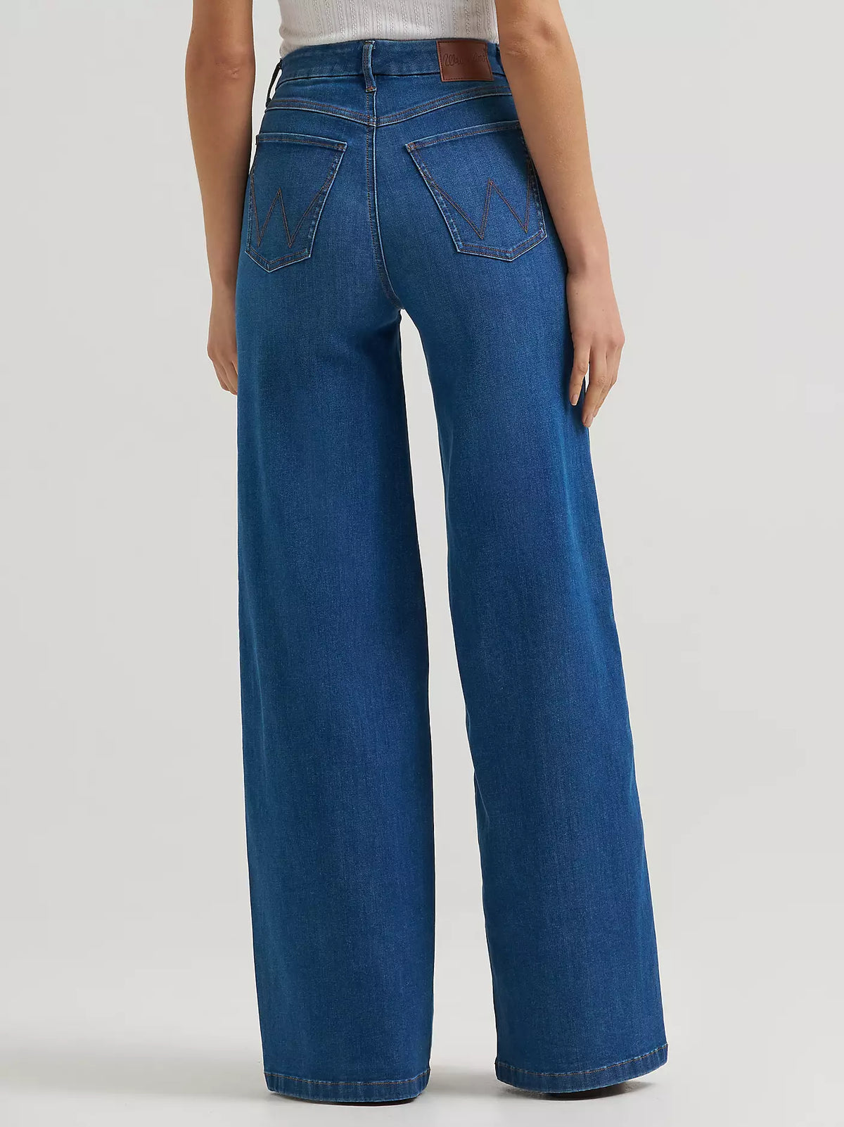Wrangler Women's Bespoke High Rise Wide Leg Jean 2385540