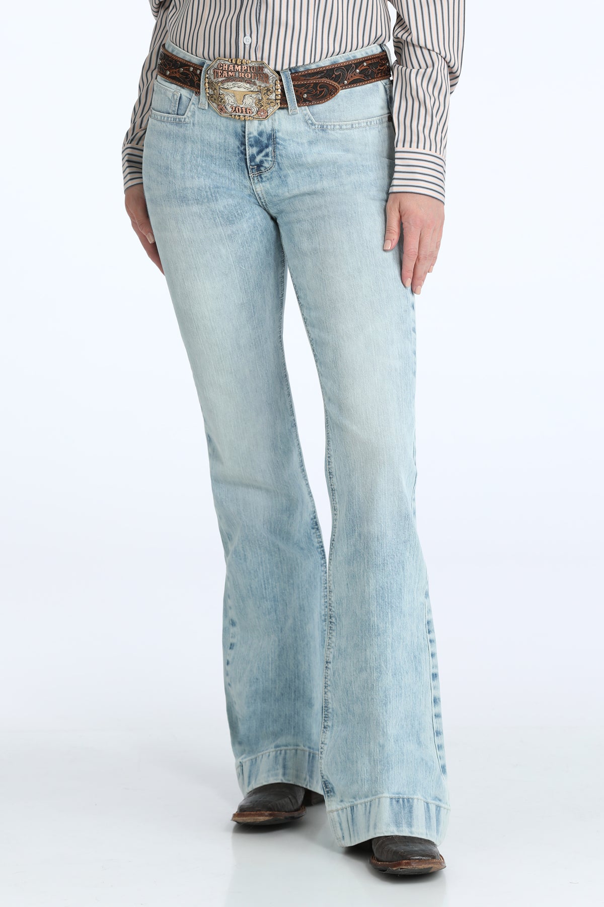Cinch Women's Lynden Light Stone Wash Jean MJ81454096