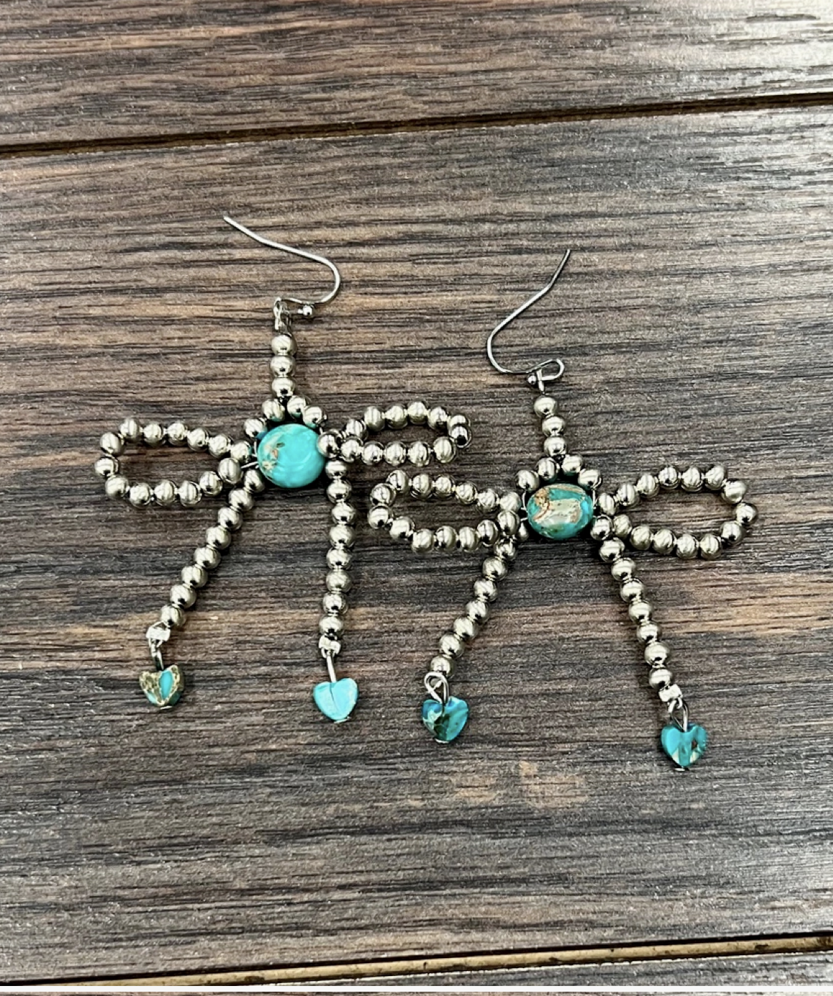 Isac Trading Western Silver Bow Earrings 726462