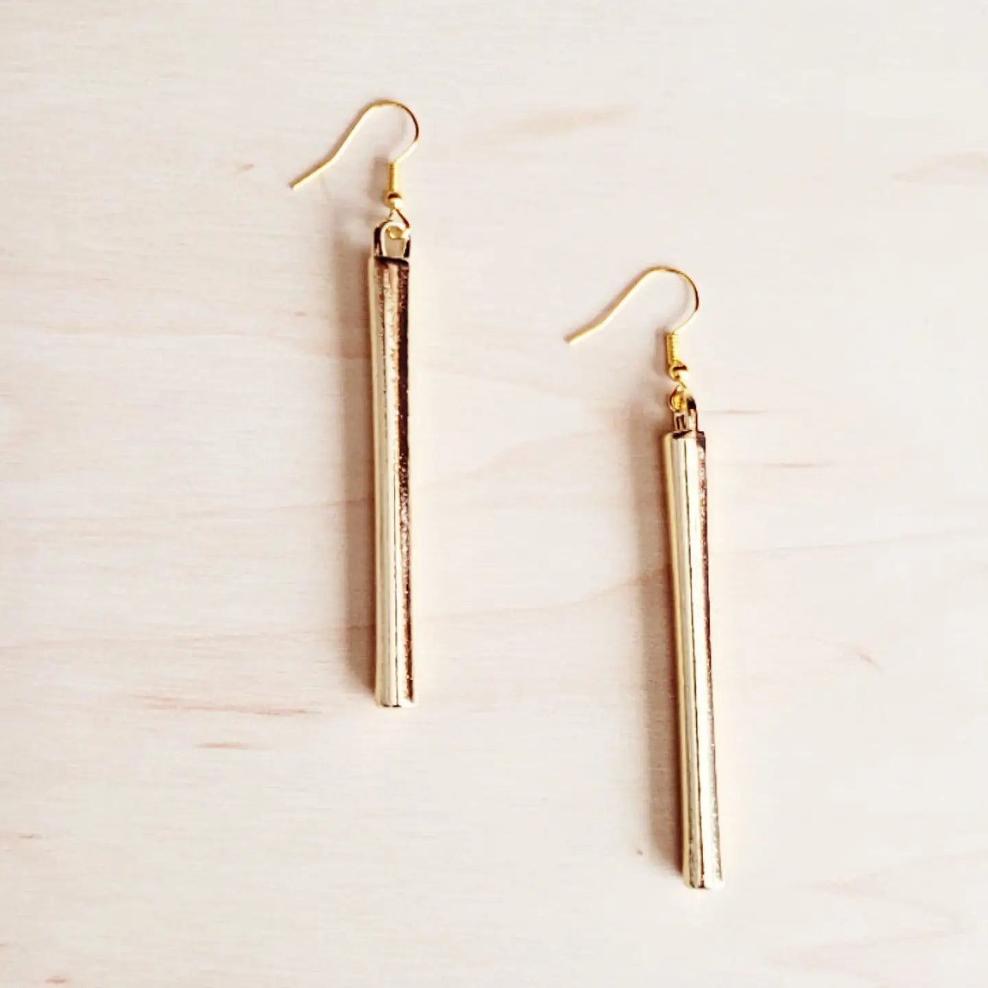 The Jewelry Junkie Gold Bar Earrings 219CF