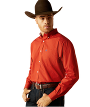 Ariat Men's Wrinkle Free Lucian Button Down Shirt.