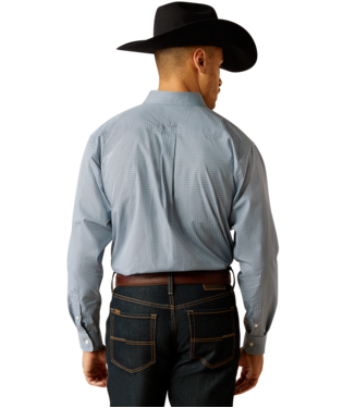 Ariat Men's Wrinkle Free Leonard Button Down Shirt.