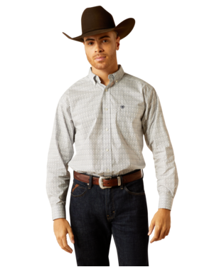 Ariat Men's Reign Classic Fit Button Down Shirt.