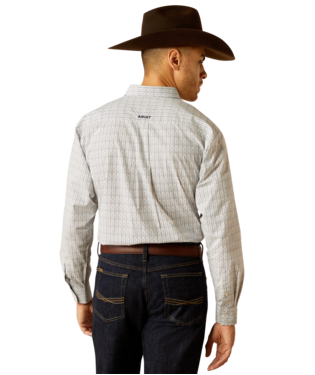 Ariat Men's Reign Classic Fit Button Down Shirt.