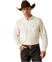 Ariat Men's Fitted Pembroke Button Down Shirt.