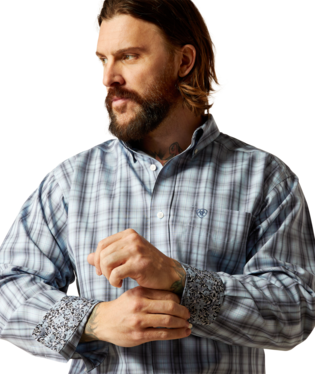 Ariat Men's Wrinkle Free Lionel Button Down Shirt.