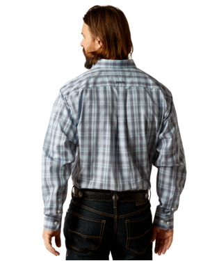 Ariat Men's Wrinkle Free Lionel Button Down Shirt.