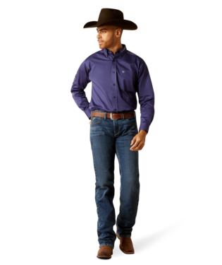 Ariat Men's Team Logo Twill Classic Fit Button Down Shirt.