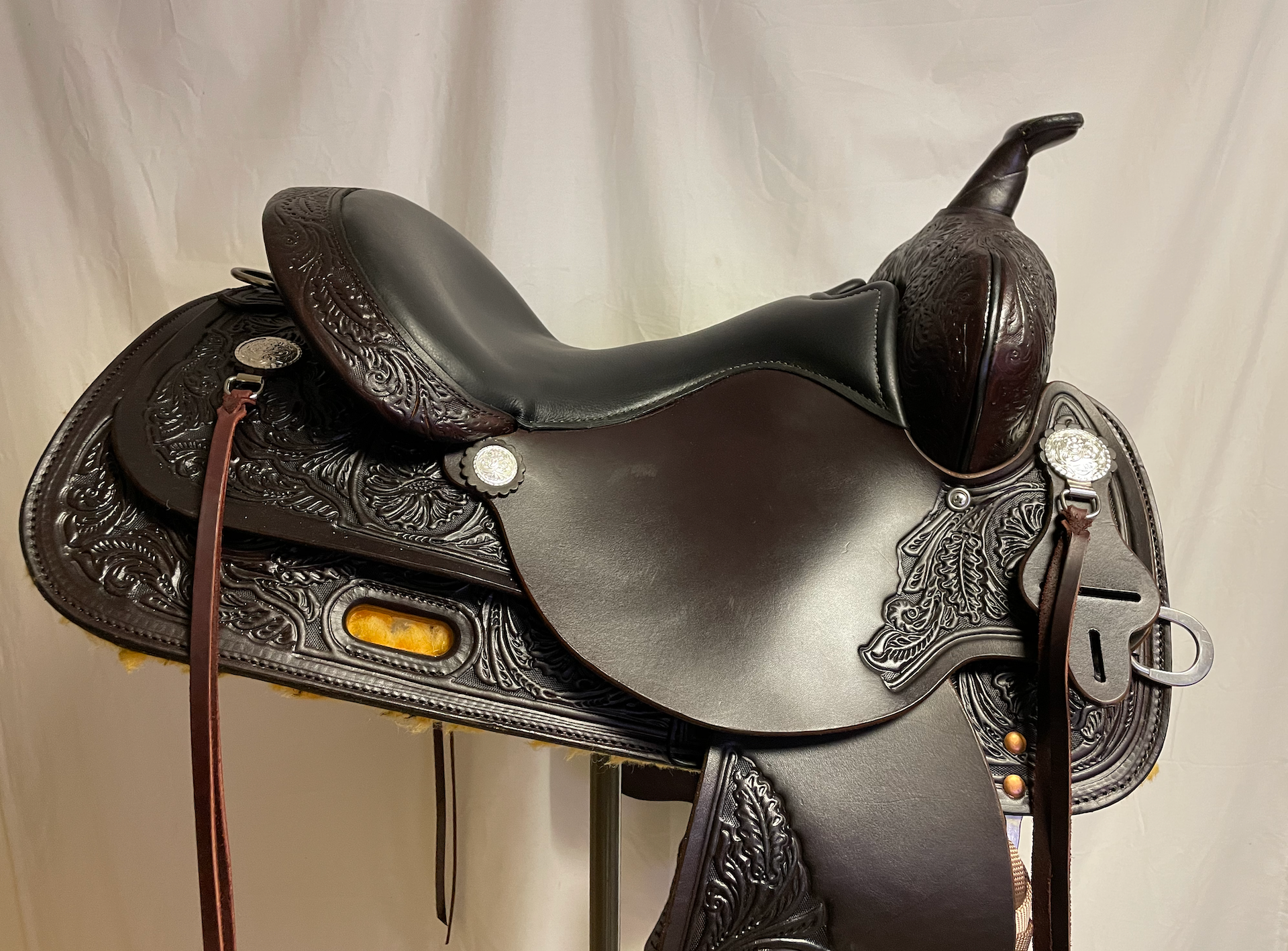 High Horse Mineral Wells 15" Trail Saddle 6812-1501-05