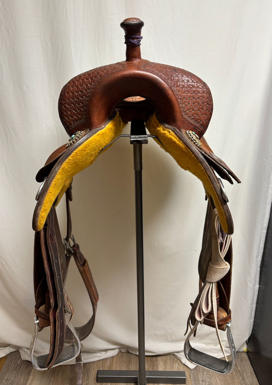 Used Martin Crown C Barrel Saddle with Caiman Seat