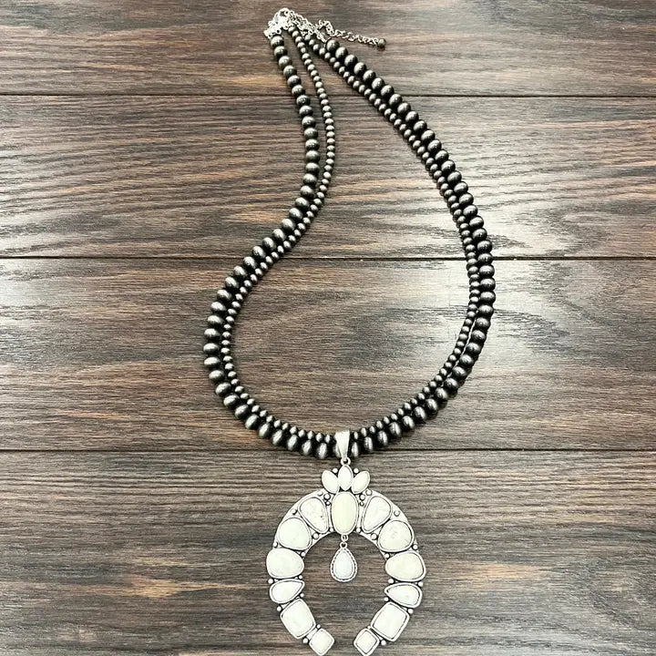 ISAC Trading Squash Naja White Turquoise Necklace 738949