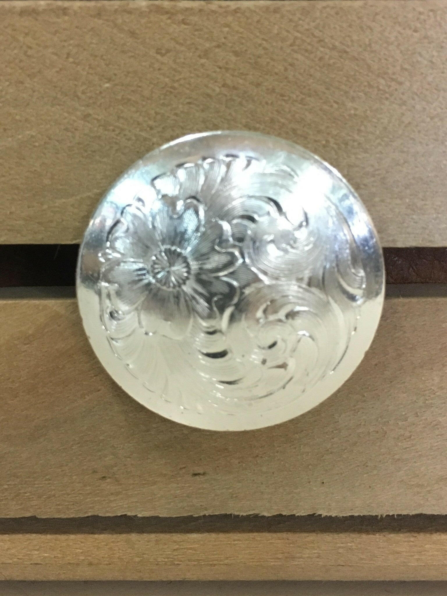 Medium Silver Engrave Smooth Edge Screw Concho.