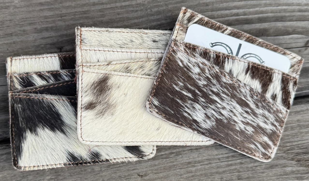 COUNTRYSIDE COWHIDE CREDIT CARD HOLDER.
