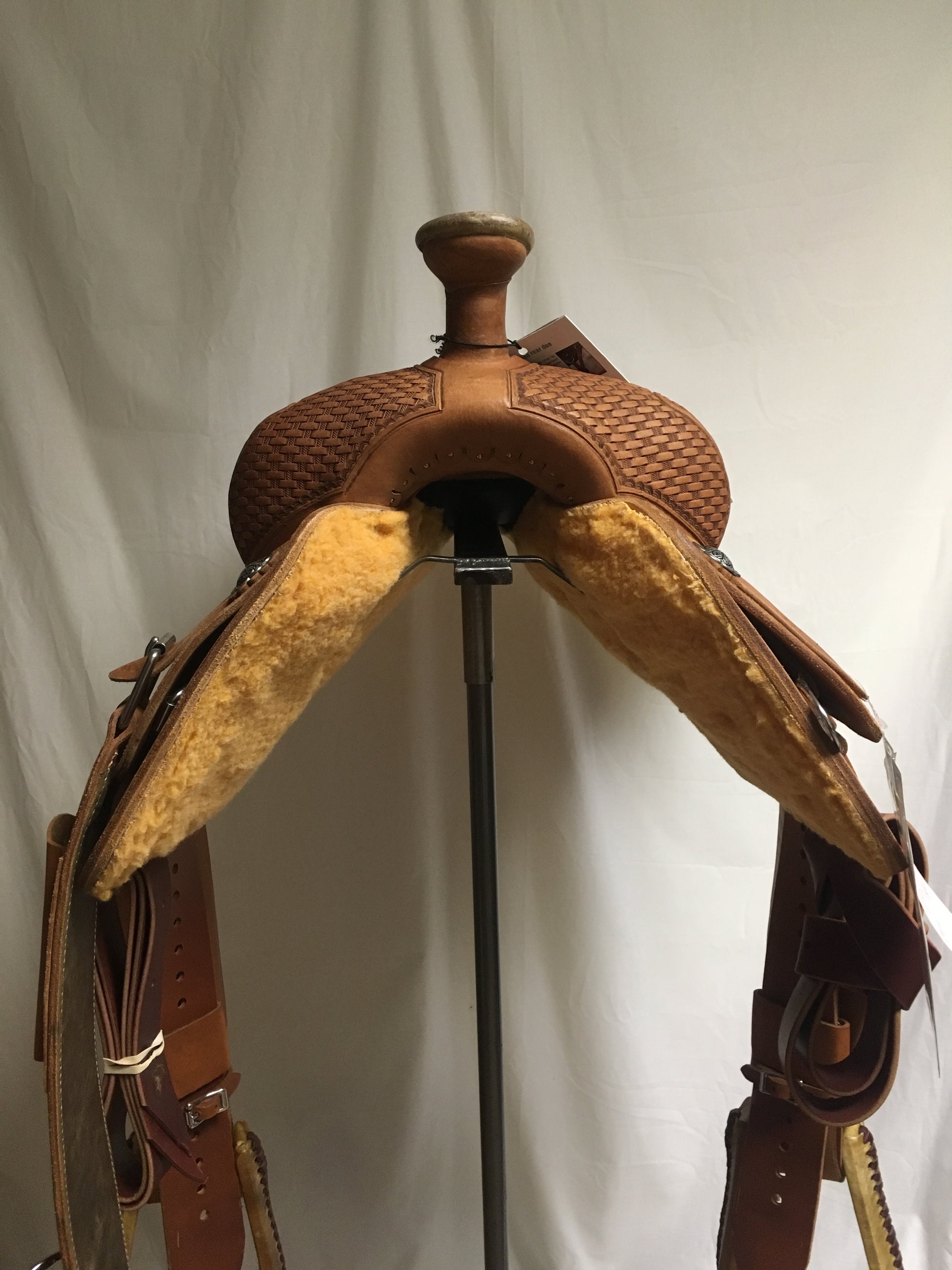 HIGH HORSE 1/2 BASKET STAMP ROPER 6413-2404.