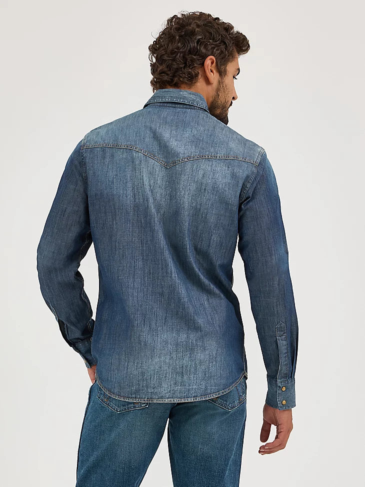Wrangler Men's Retro Denim Snap Front Shirt.