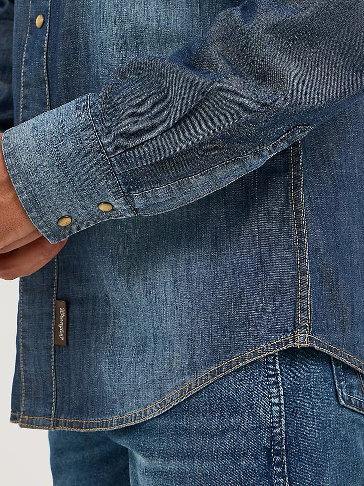 Wrangler Men's Retro Denim Snap Front Shirt.
