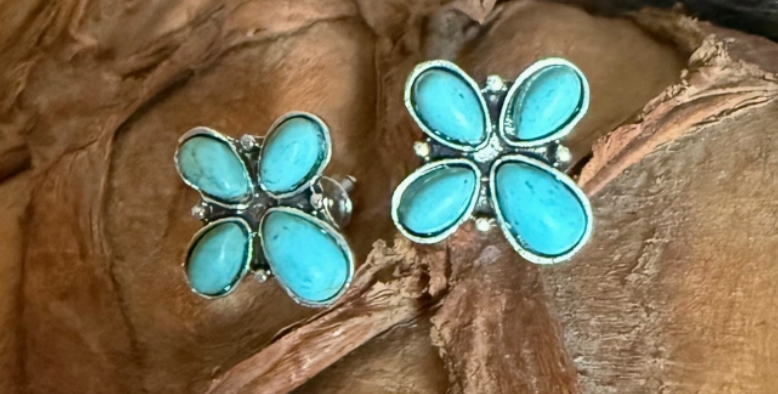 COUNTRYSIDE TURQ FLWR STUD EARRINGS.