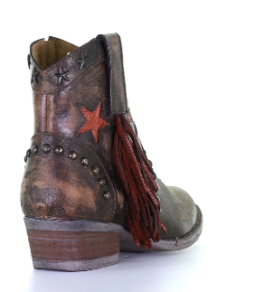 Circle G Ladies Distressed Fringed & Studded Booties.