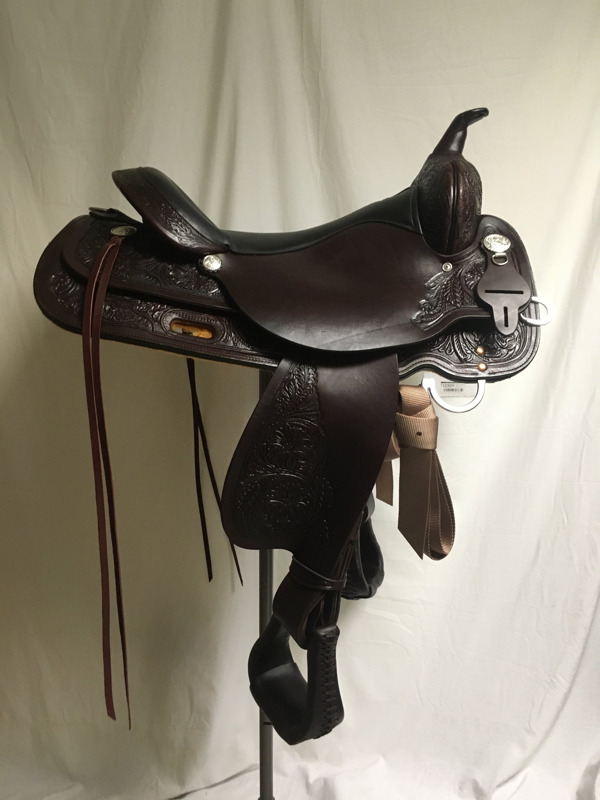 High Horse Mineral Wells 17" Mahogany Trail Saddle 6812-1701-05.