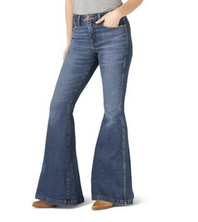 Wrangler Ladies Retro Flare Jeans.
