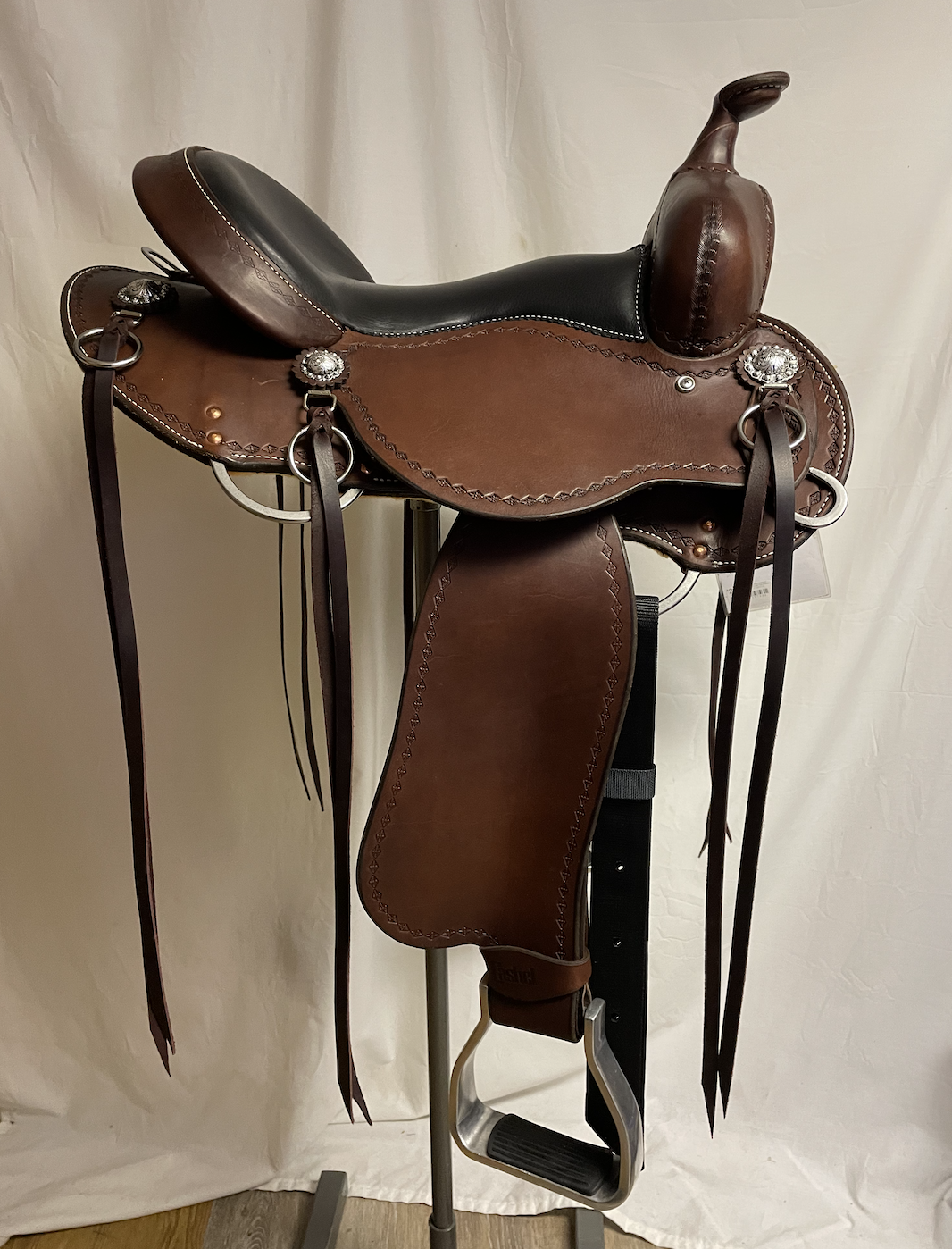 Cashel 15" Diamond Border Trail Saddle.