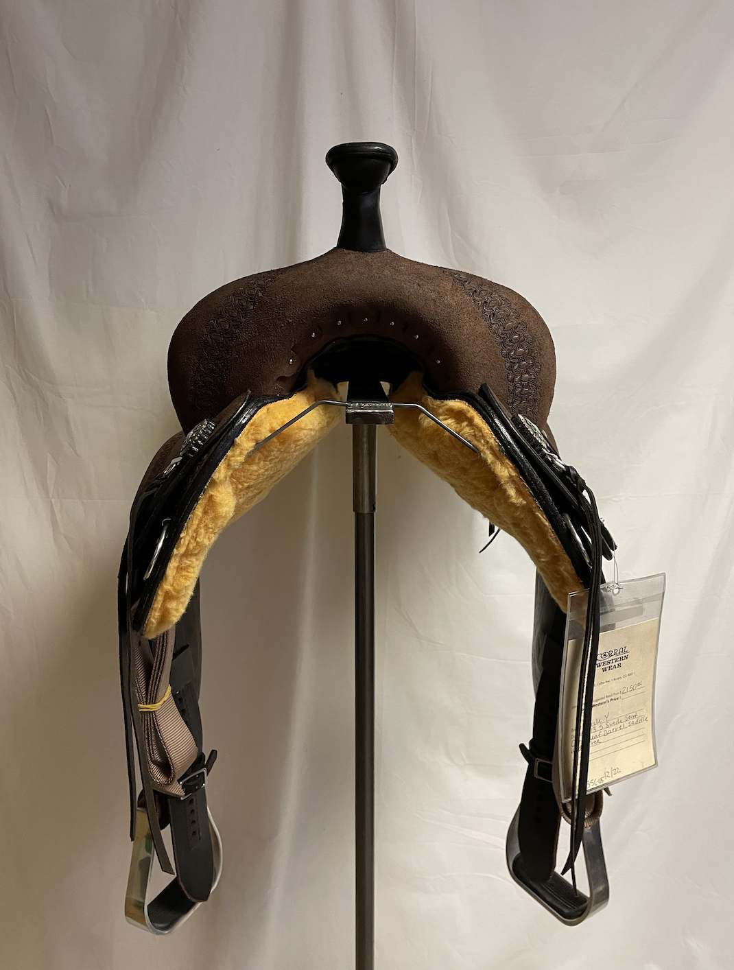 Circle Y 13.5" Lacy Border Barrel Saddle.
