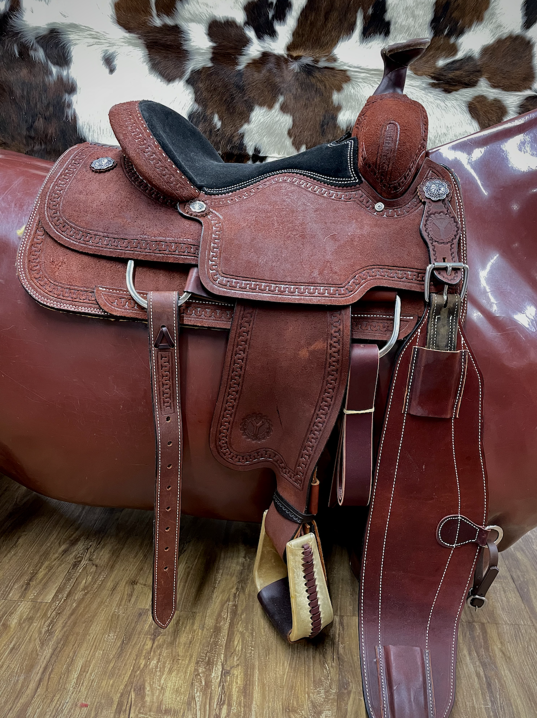 Circle Y 14.5" Guthrie Team Roping Saddle.