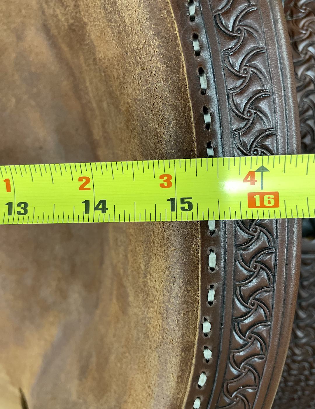 Circle Y 15" Hardseat 2 Tone Roper.