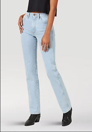 Wrangler Ladies Light Wash Jeans.