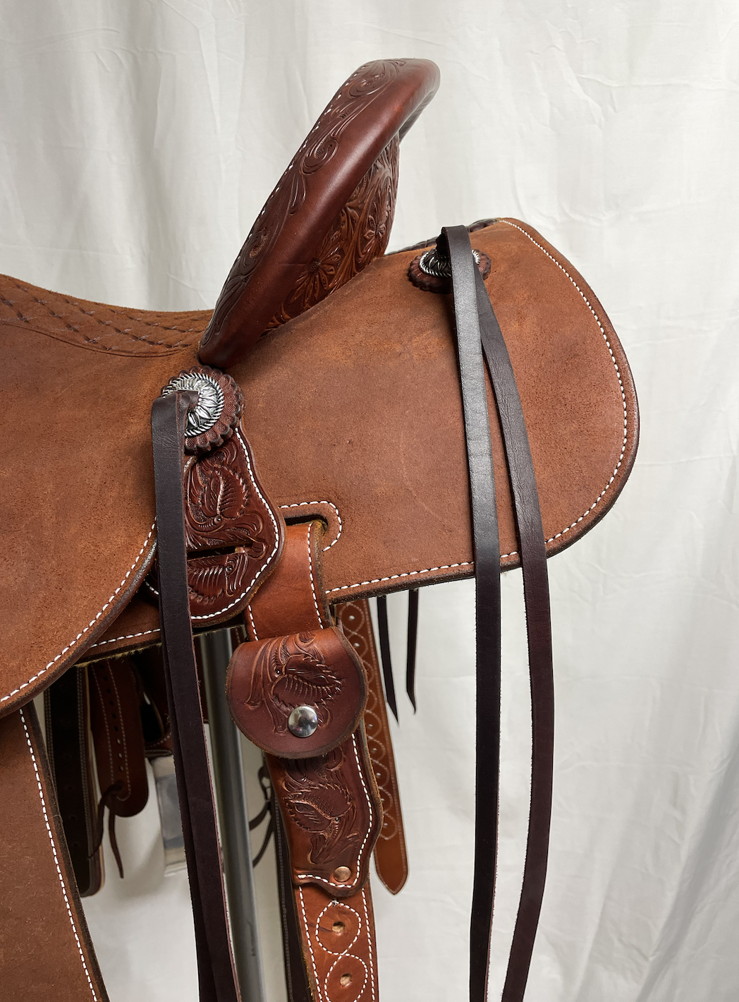 Martin 14" Chestnut Stingray Barrel Saddle.