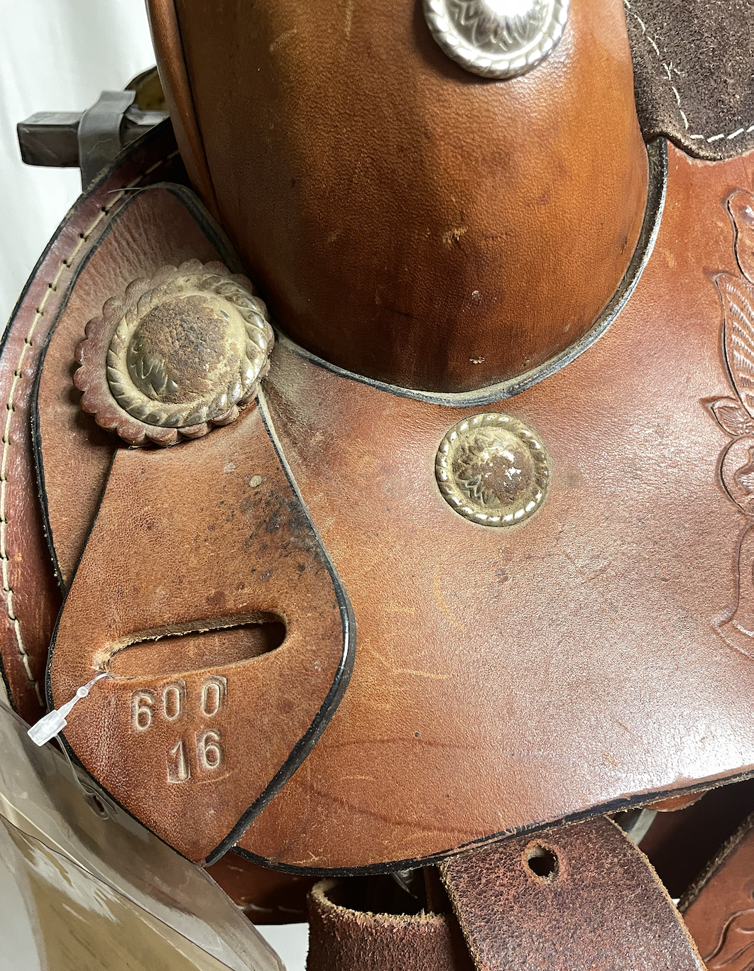 Used No Brand 16" Show Saddle.