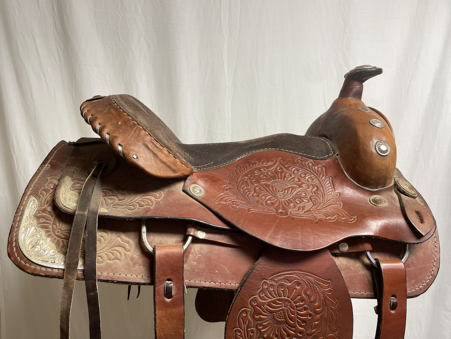 Used No Brand 16" Show Saddle.
